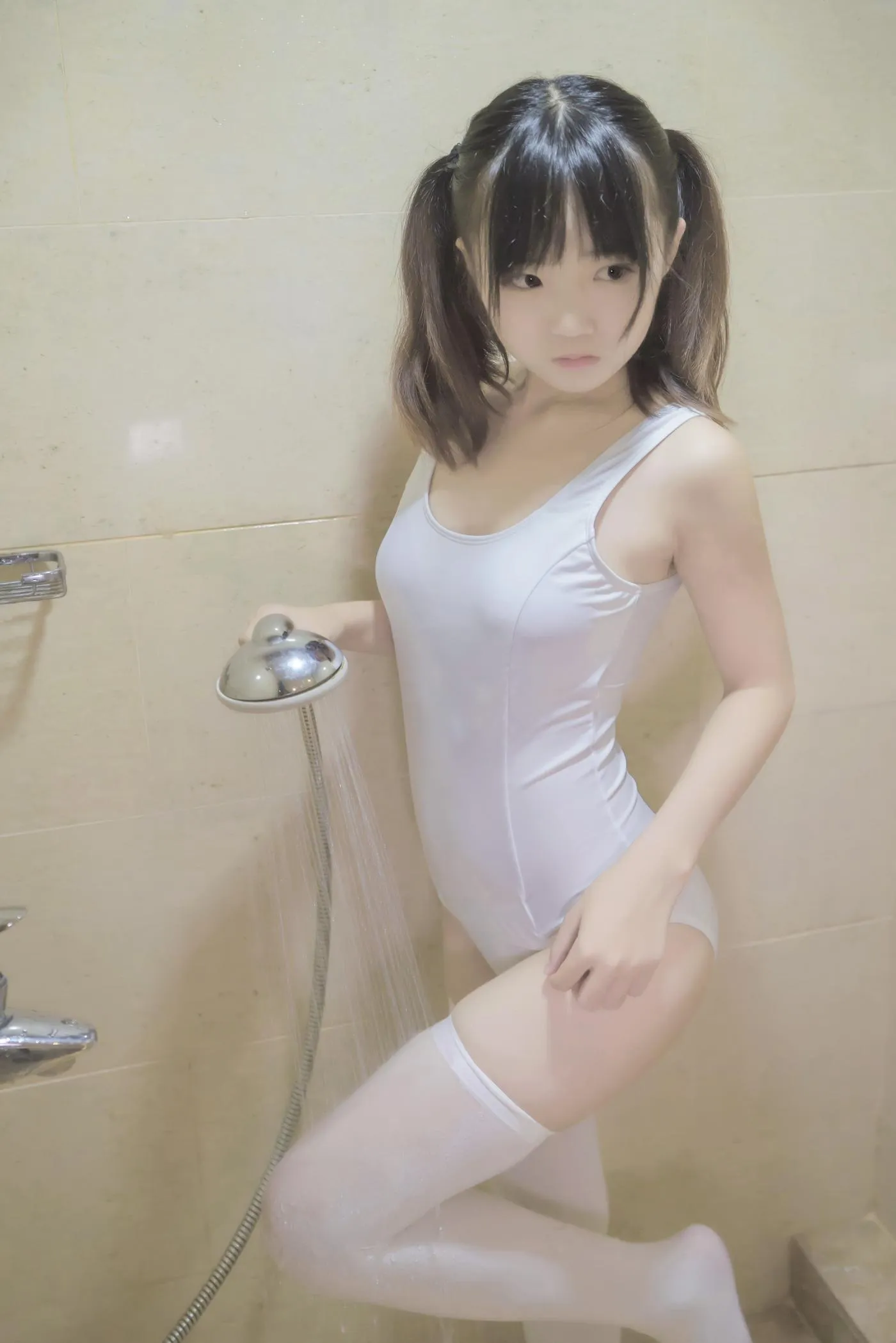 御子Yumiko – NO.04 白色死库水 [18P]插图3